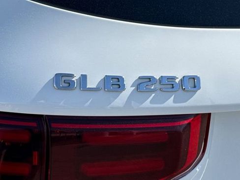 Used 2024 Mercedes-Benz GLB 250 image 33