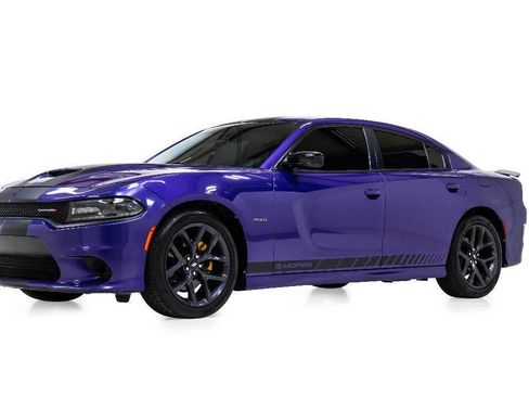 Used 2019 Dodge Charger R/T w/ Blacktop Package RWD image 2