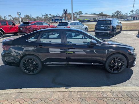New 2026 Volkswagen Jetta SE FWD image 4