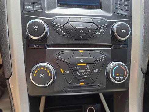 Used 2013 Ford Fusion SE FWD image 26