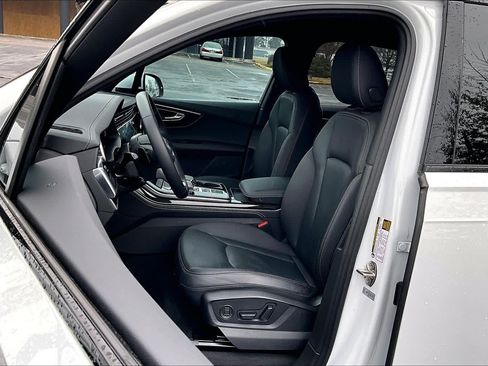 Certified 2025 Audi Q7 2.0T Premium Plus w/ Premium Plus Package AWD/4WD image 12