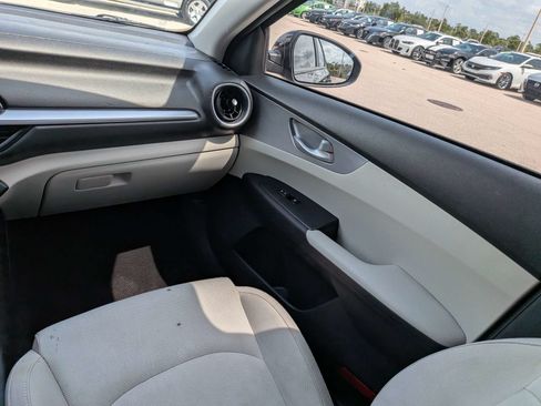 Used 2023 Kia Forte LXS w/ LXS Technology Package FWD image 17