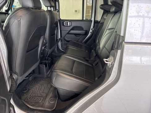 Used 2020 Jeep Gladiator Overland w/ Dual Top Group image 23