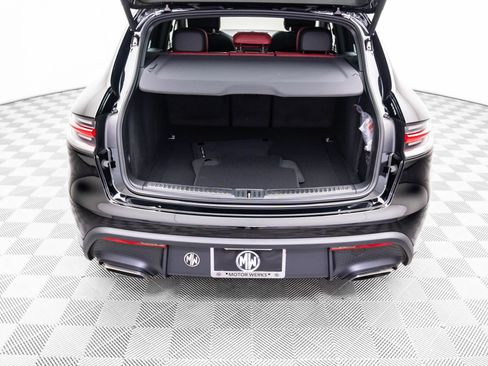 Certified 2026 Porsche Macan AWD/4WD image 28