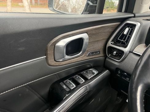 Used 2022 Kia Sorento SX Prestige image 16