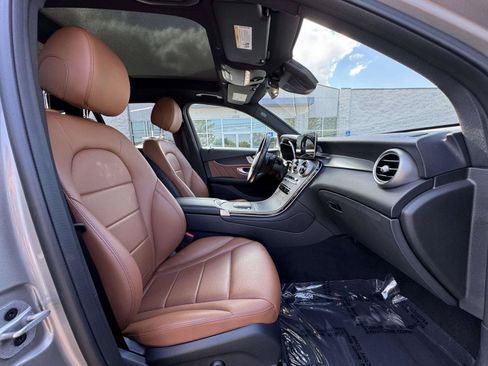 Used 2021 Mercedes-Benz GLC 300 4MATIC image 8