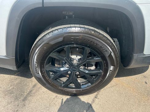 Used 2024 Jeep Grand Cherokee L Laredo AWD/4WD image 34