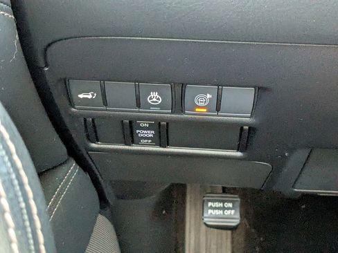 Used 2022 Nissan Armada Platinum w/ Captain's Chairs Package RWD image 31