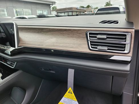 New 2026 Volkswagen Atlas SEL Premium R-Line image 17