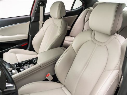 Used 2023 Genesis G70 2.0T RWD image 17