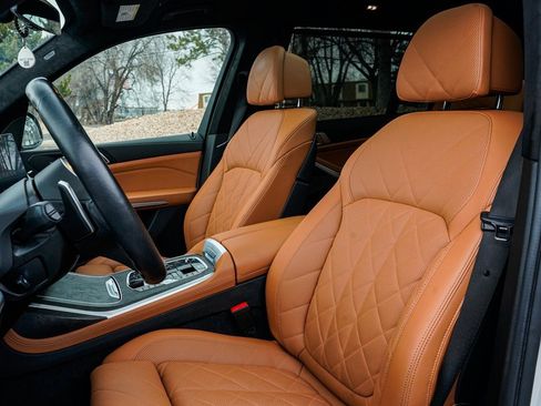 Used 2023 BMW X7 xDrive40i w/ M Sport Package image 16