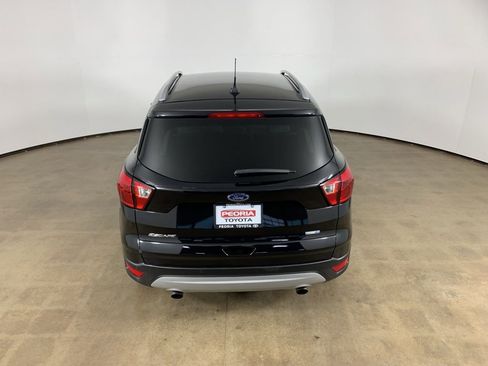 Used 2019 Ford Escape Titanium image 11