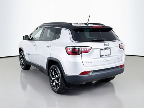 Used 2025 Jeep Compass Limited AWD/4WD image 8