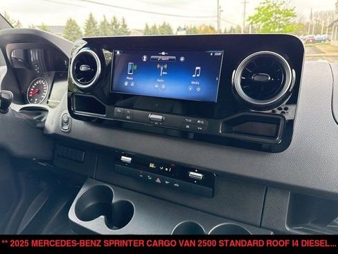 New 2025 Mercedes-Benz Sprinter 2500 image 24