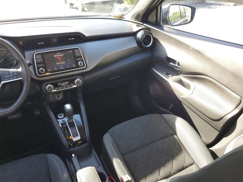 Used 2020 Nissan Kicks SV image 16