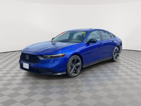 Used 2023 Honda Accord Sport image 3