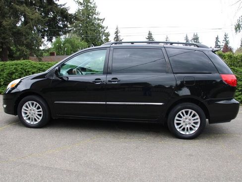 Used 2009 Toyota Sienna XLE Limited AWD/4WD image 13