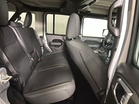 Used 2024 Jeep Wrangler Unlimited AWD/4WD image 29
