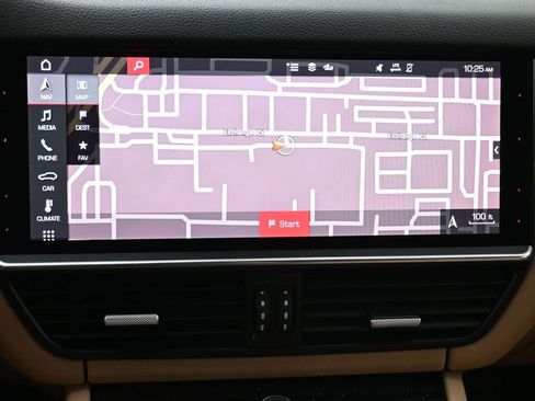 Used 2021 Porsche Cayenne image 9