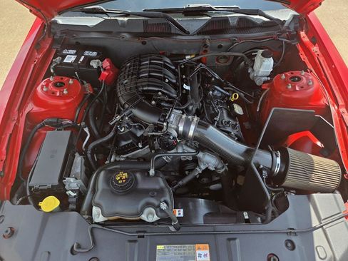 Used 2013 Ford Mustang Coupe RWD image 19