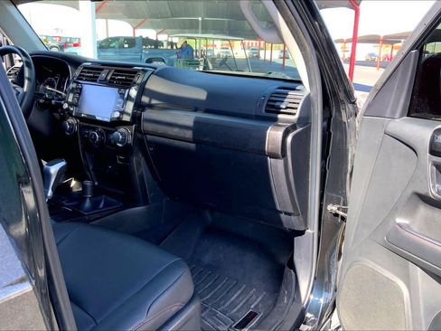 Used 2021 Toyota 4Runner TRD Off-Road Premium w/ Moonroof Package AWD/4WD image 19