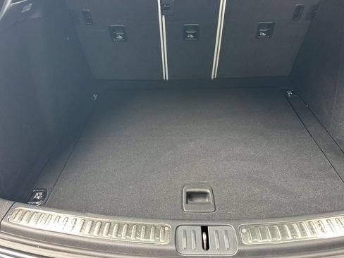 Certified 2023 Porsche Macan S AWD/4WD image 17