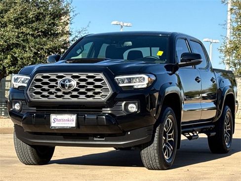 Used 2021 Toyota Tacoma TRD Sport image 3