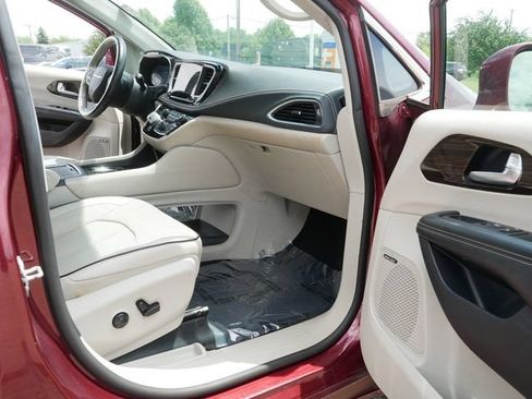 Used 2021 Chrysler Pacifica Limited w/ Premium & Safety Sphere Group AWD/4WD image 20