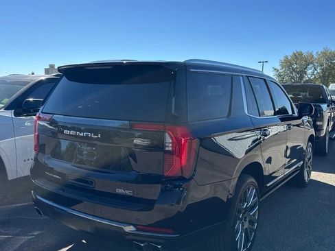 Used 2025 GMC Yukon Denali Ultimate AWD/4WD image 4