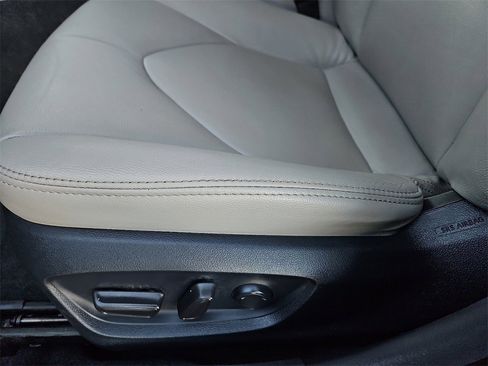 Used 2022 Toyota Camry LE image 20