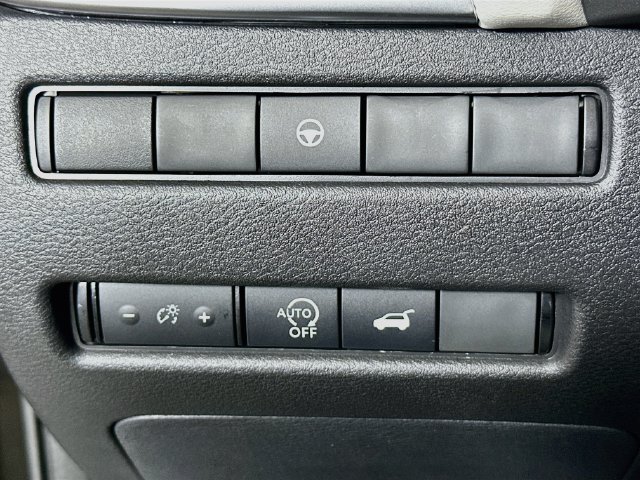 Used 2023 Nissan Rogue SL AWD/4WD image 22