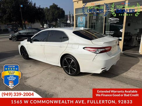 Used 2019 Toyota Camry XSE image 9