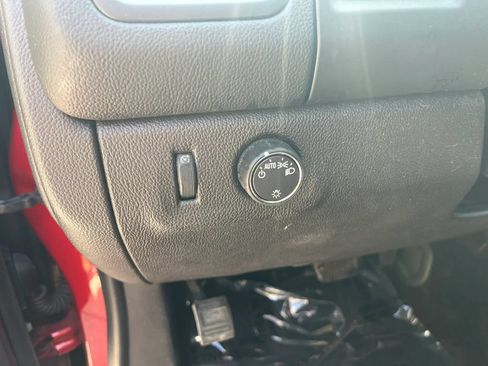 Used 2015 Chevrolet Colorado LT RWD image 12