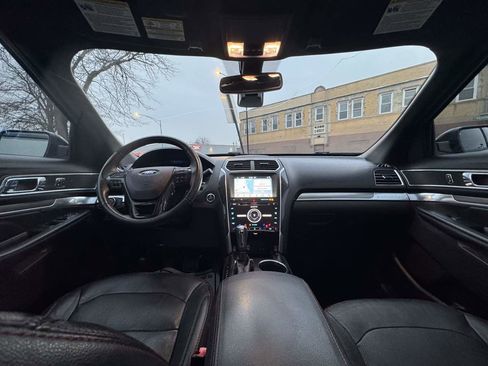 Used 2018 Ford Explorer Sport w/ Equipment Group 401A image 12