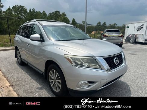 Used 2013 Nissan Pathfinder SV w/ Cargo Pkg FWD image 3