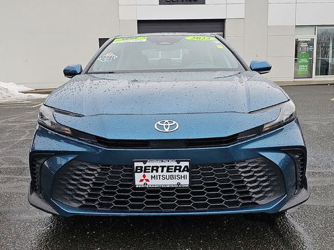 Used 2025 Toyota Camry SE image 2