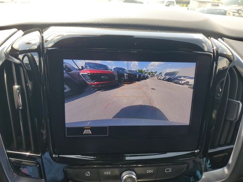 Used 2022 Chevrolet Traverse LT image 10