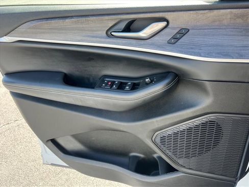 Used 2023 Jeep Grand Cherokee L Limited w/ Luxury Tech Group II image 25