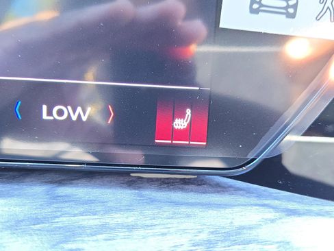 Used 2025 Audi Q5 Premium w/ Convenience Package image 27