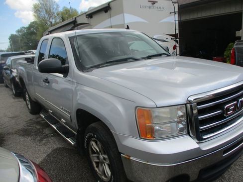 Used 2012 GMC Sierra 1500 SLE w/ Power Tech Package RWD image 2