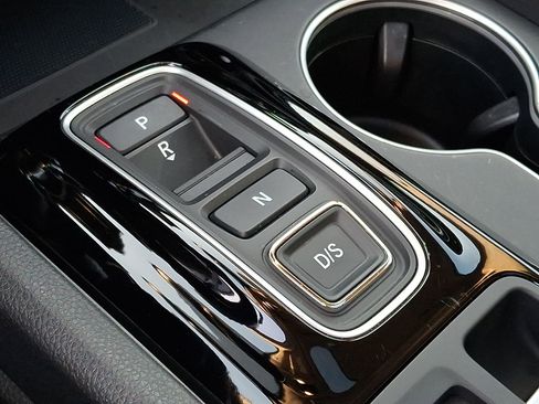 Used 2024 Honda Pilot Touring image 17