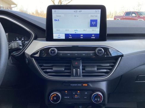 Used 2022 Ford Escape SE image 16