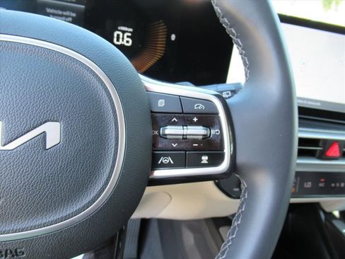 Used 2025 Kia Sorento S w/ Panoramic Sunroof Package image 18