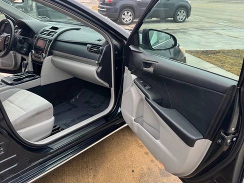 Used 2012 Toyota Camry LE image 14