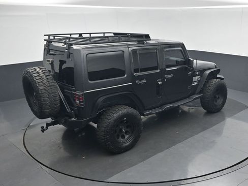 Used 2012 Jeep Wrangler Unlimited Sahara image 44