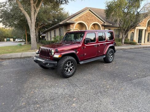 Used 2021 Jeep Wrangler Unlimited Sahara image 3