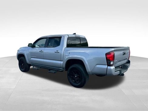 Used 2020 Toyota Tacoma SR5 w/ Technology Package AWD/4WD image 5