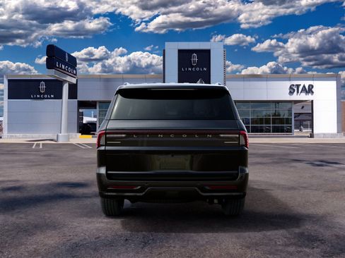 New 2027 Lincoln Navigator Reserve w/ Jet Appearance Package AWD/4WD image 7