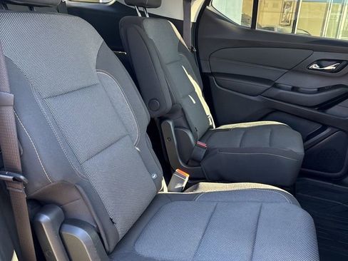 Used 2020 Chevrolet Traverse LT image 27