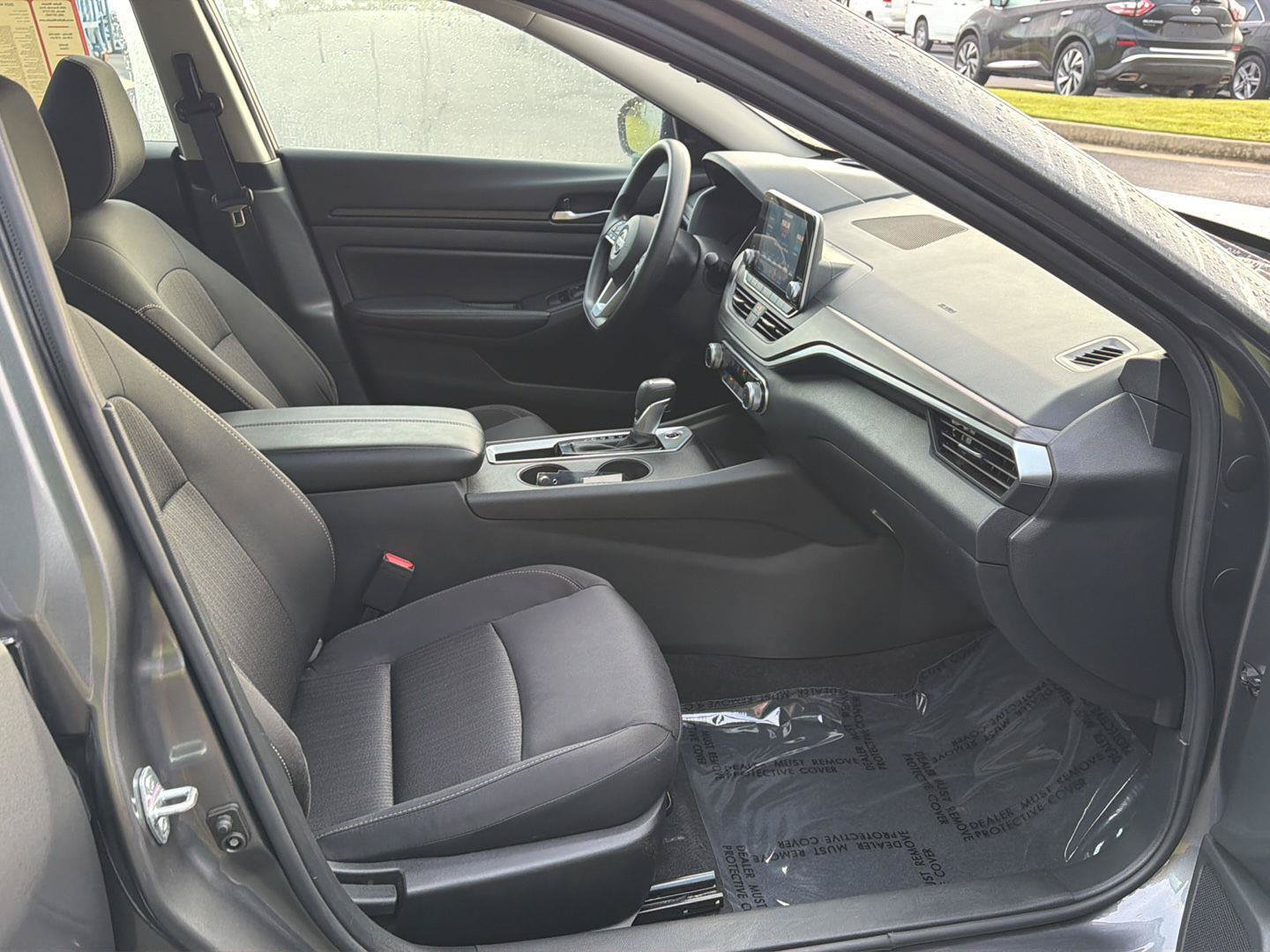 Used 2025 Nissan Altima 2.5 SV FWD image 13